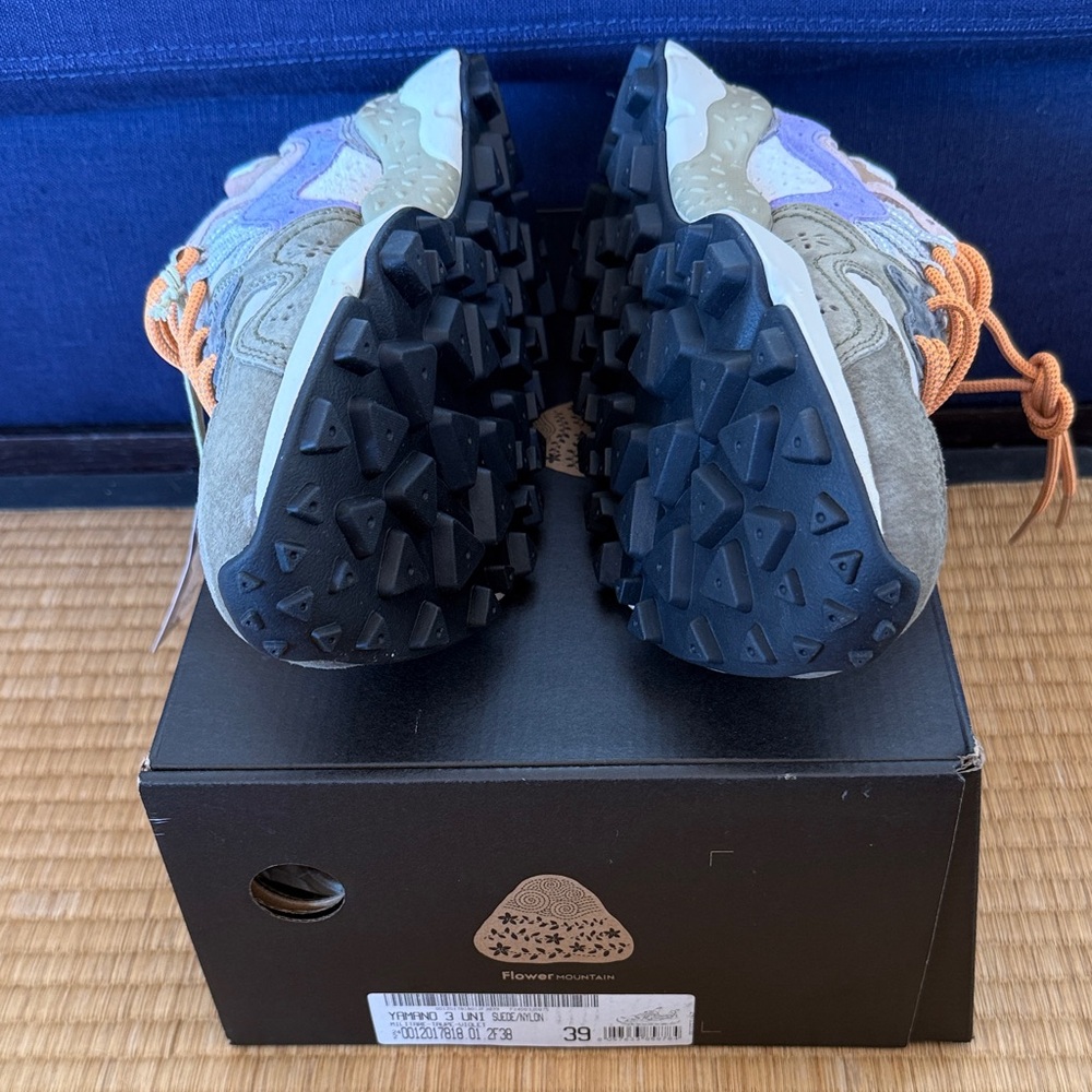 Flower Mountain Trail Sneakers - Picture 4 of 5